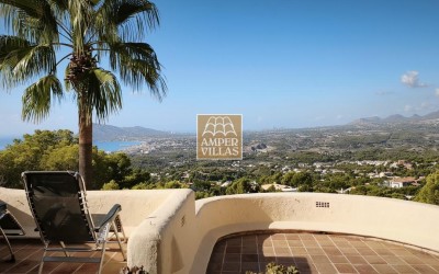Villa de estilo mediterránea en Sierra de Altea con vistas panorámicas